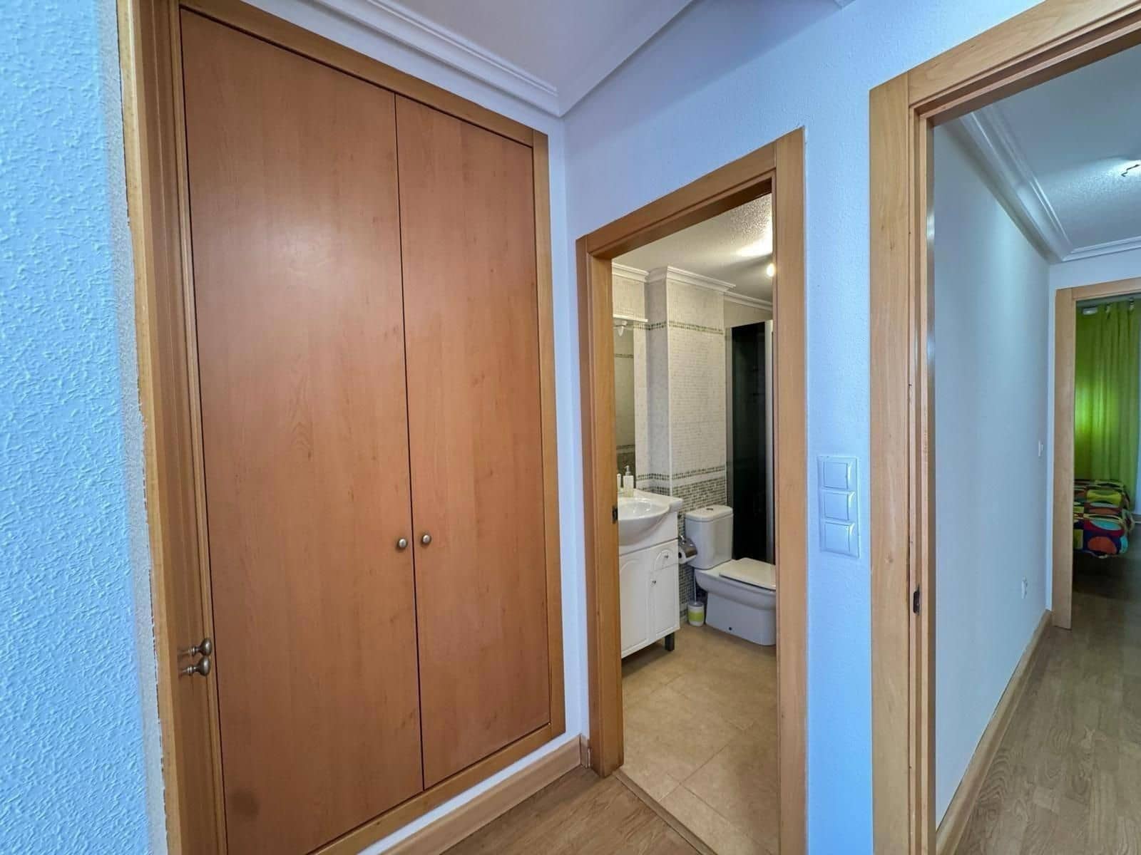 Piso de 3 habitaciones en Torrevieja en venta - 154.900 € (Ref: 9237405)