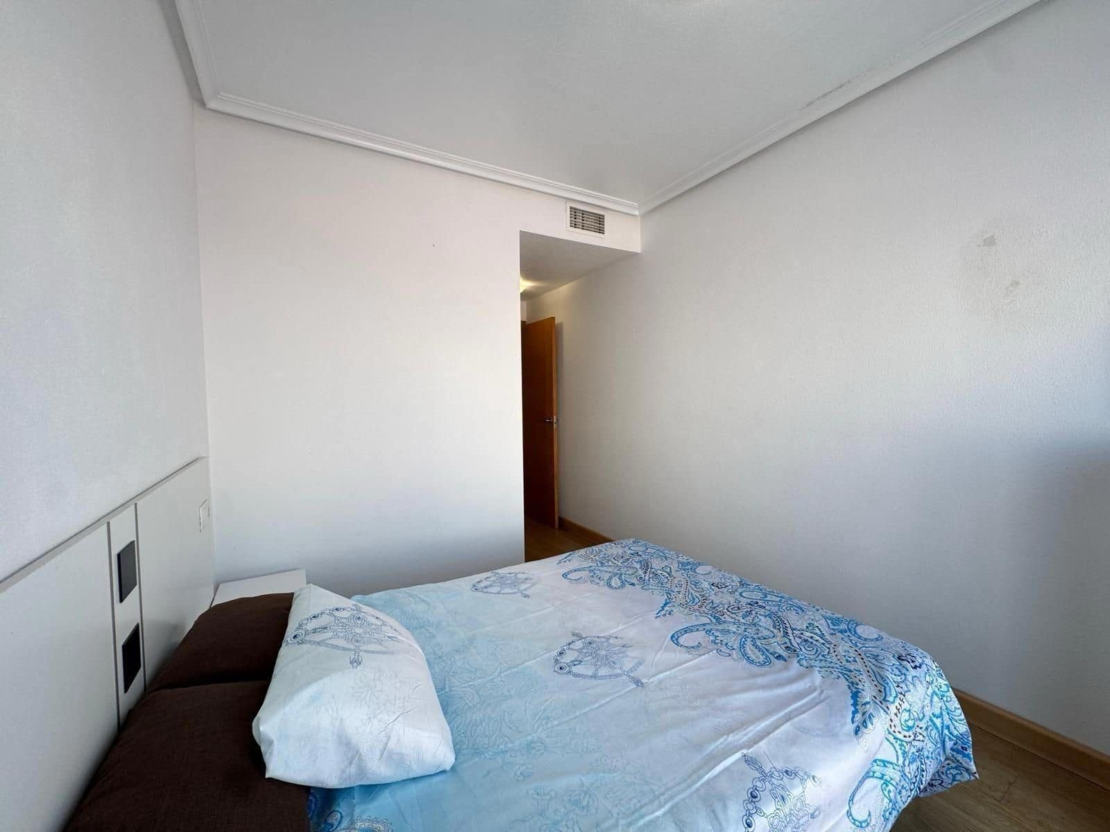 Piso de 3 habitaciones en Torrevieja en venta - 154.900 € (Ref: 9237405)