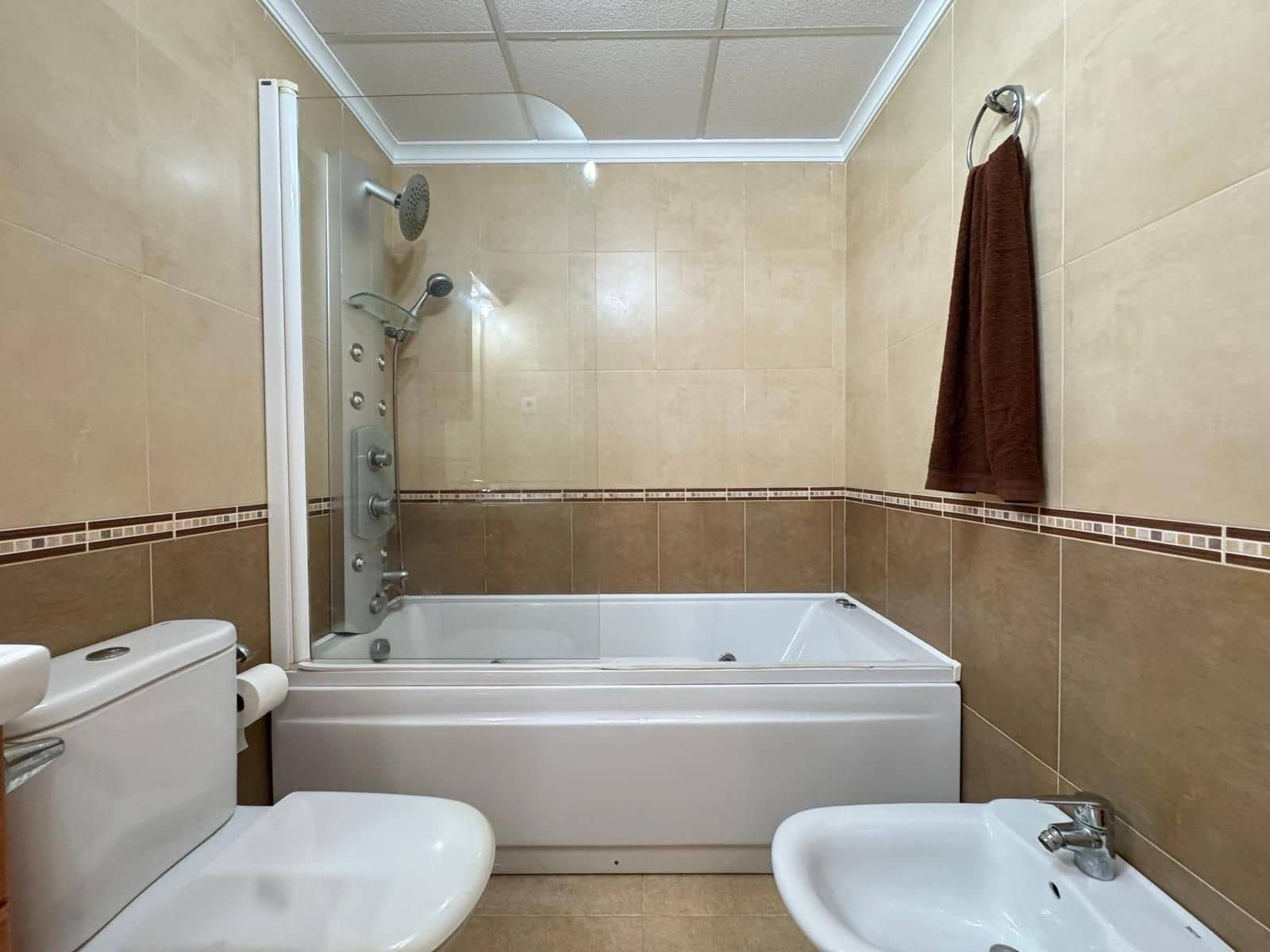 Piso de 3 habitaciones en Torrevieja en venta - 154.900 € (Ref: 9237405)