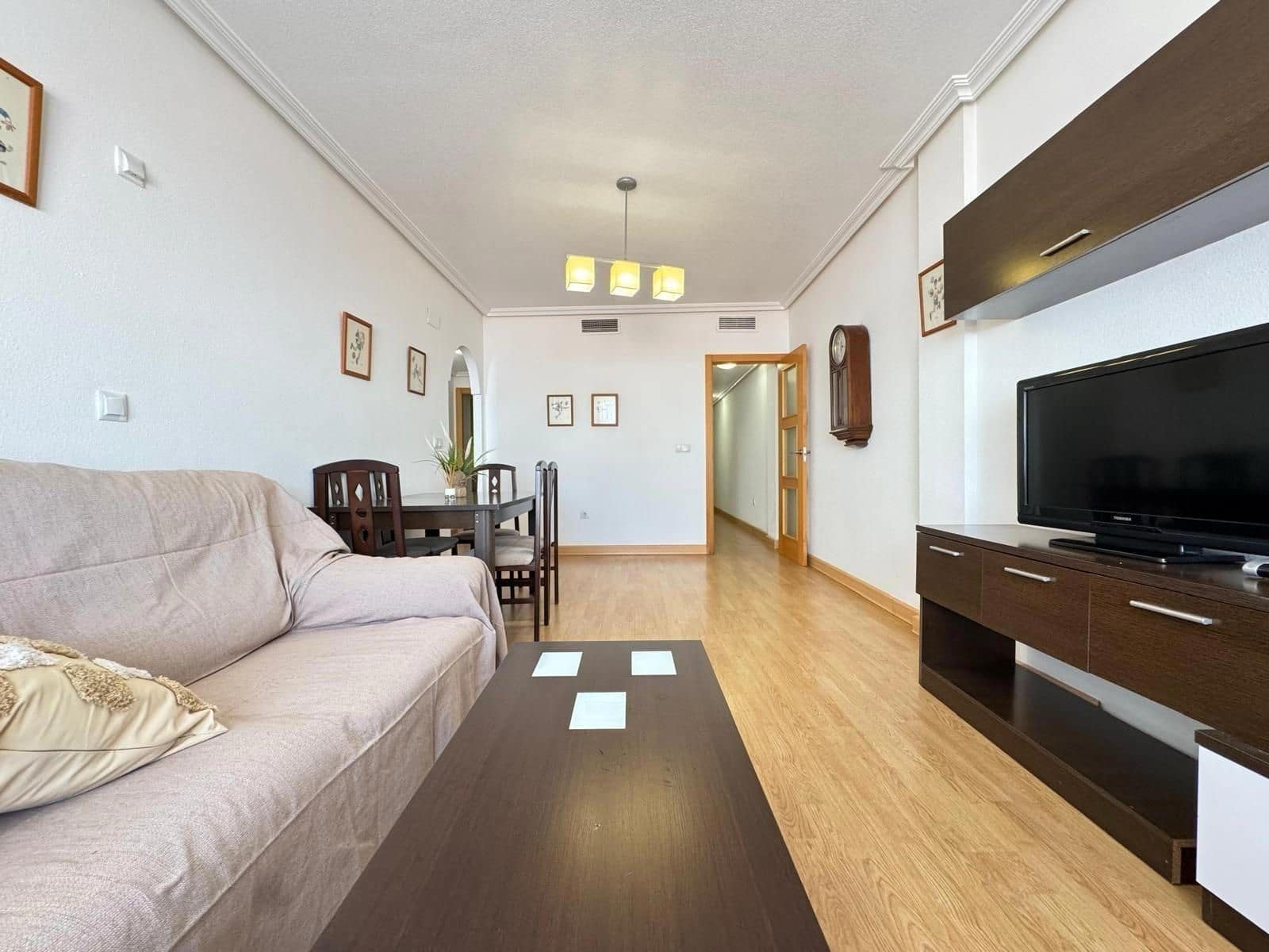 Piso de 3 habitaciones en Torrevieja en venta - 154.900 € (Ref: 9237405)