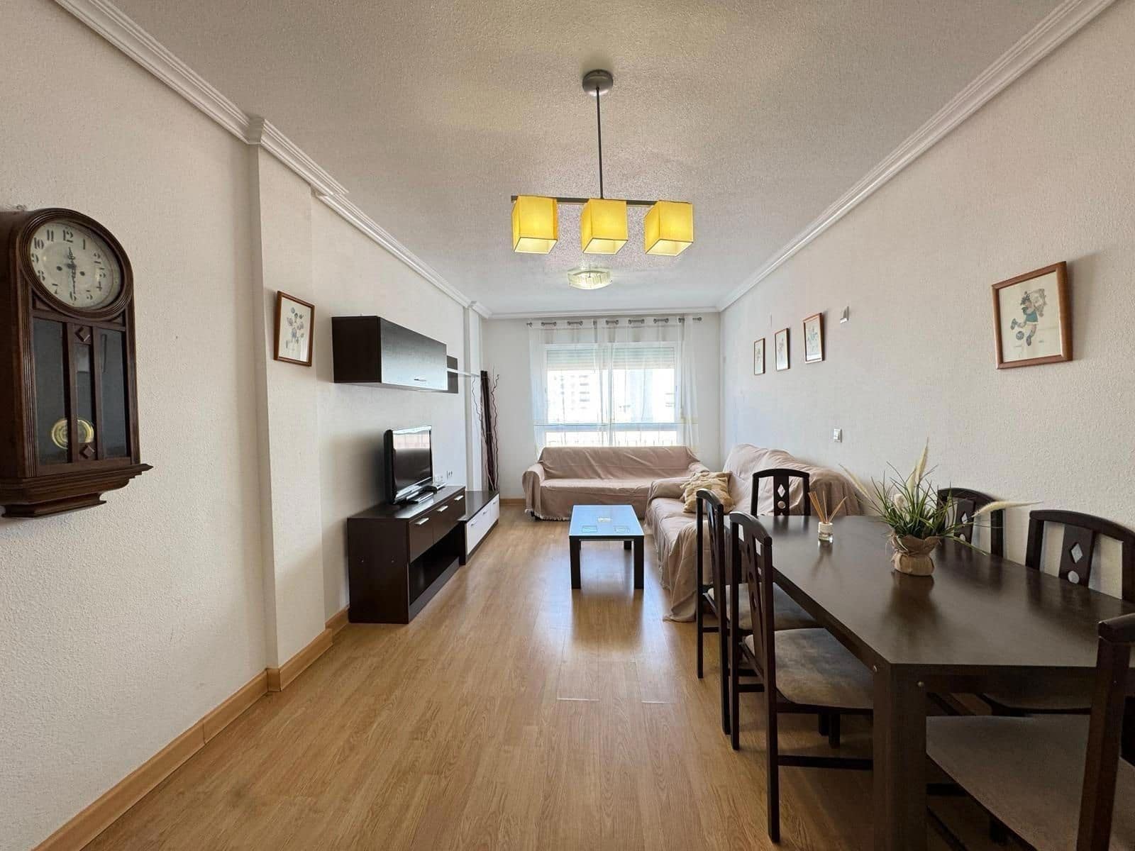 Piso de 3 habitaciones en Torrevieja en venta - 154.900 € (Ref: 9237405)