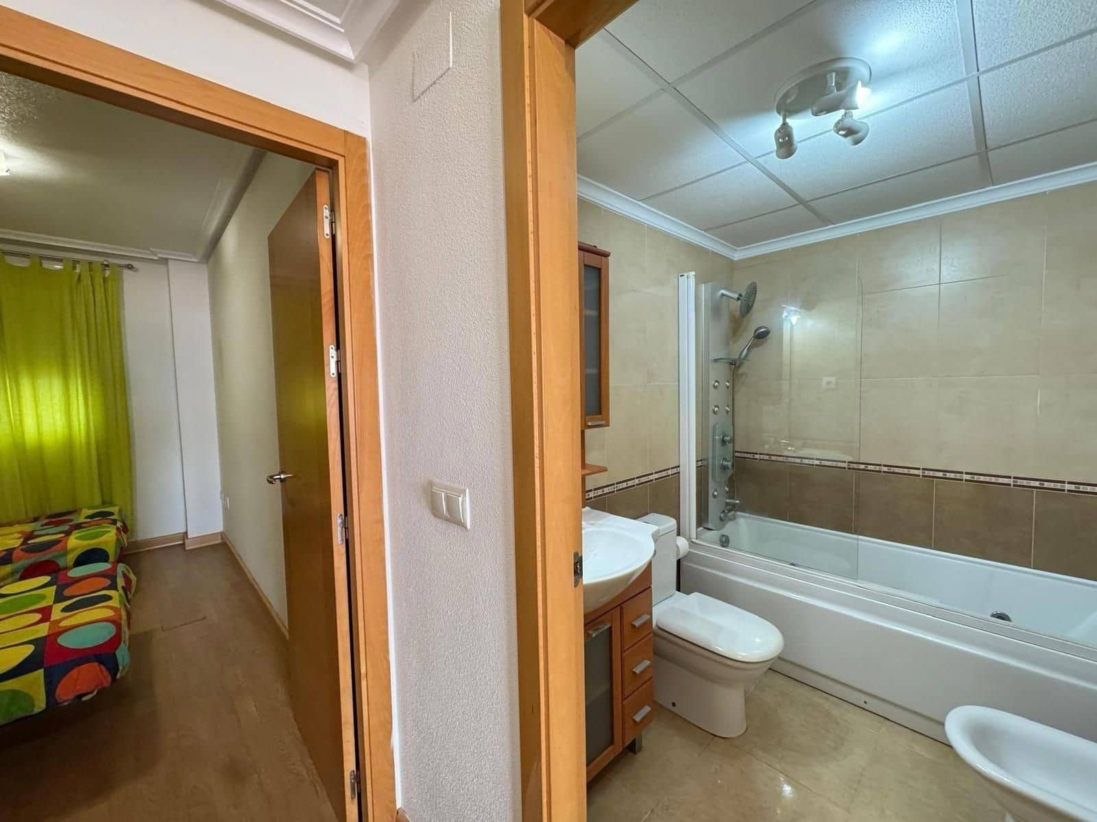 Piso de 3 habitaciones en Torrevieja en venta - 154.900 € (Ref: 9237405)