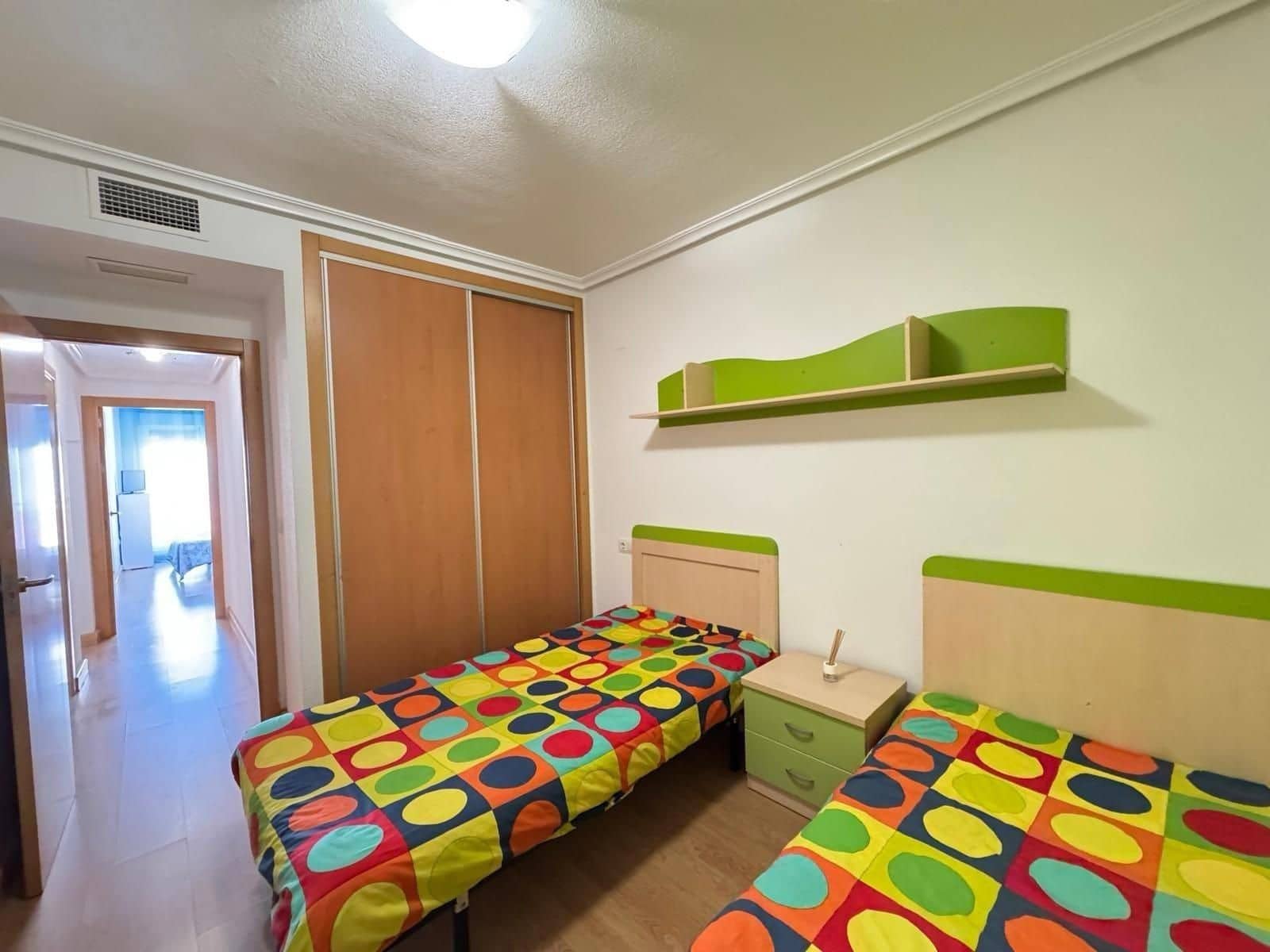 Piso de 3 habitaciones en Torrevieja en venta - 154.900 € (Ref: 9237405)