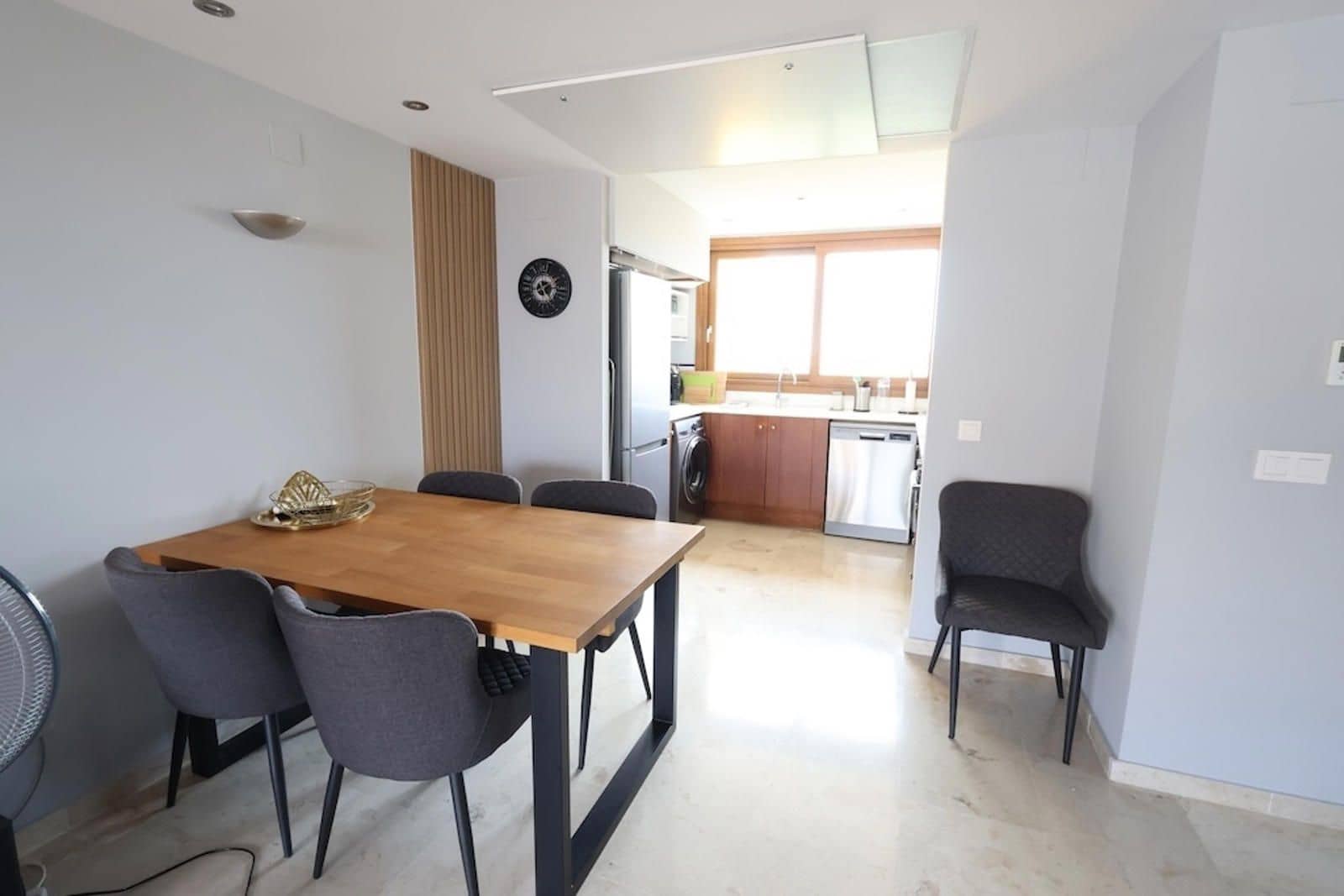 2 makuuhuone Kattohuoneisto myytävänä paikassa Punta Prima mukana uima-altaan 
autotalli - 279 000 € (Ref: 9237406)