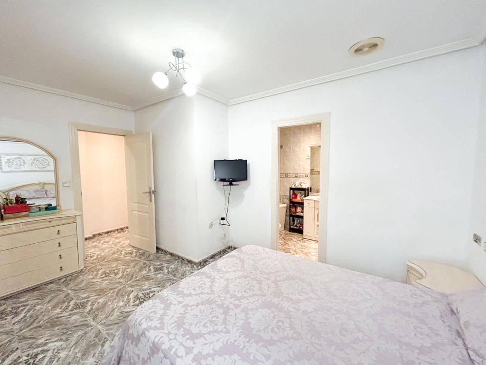 3 makuuhuone Kattohuoneisto myytävänä paikassa Torrevieja - 217 000 € (Ref: 9237407)