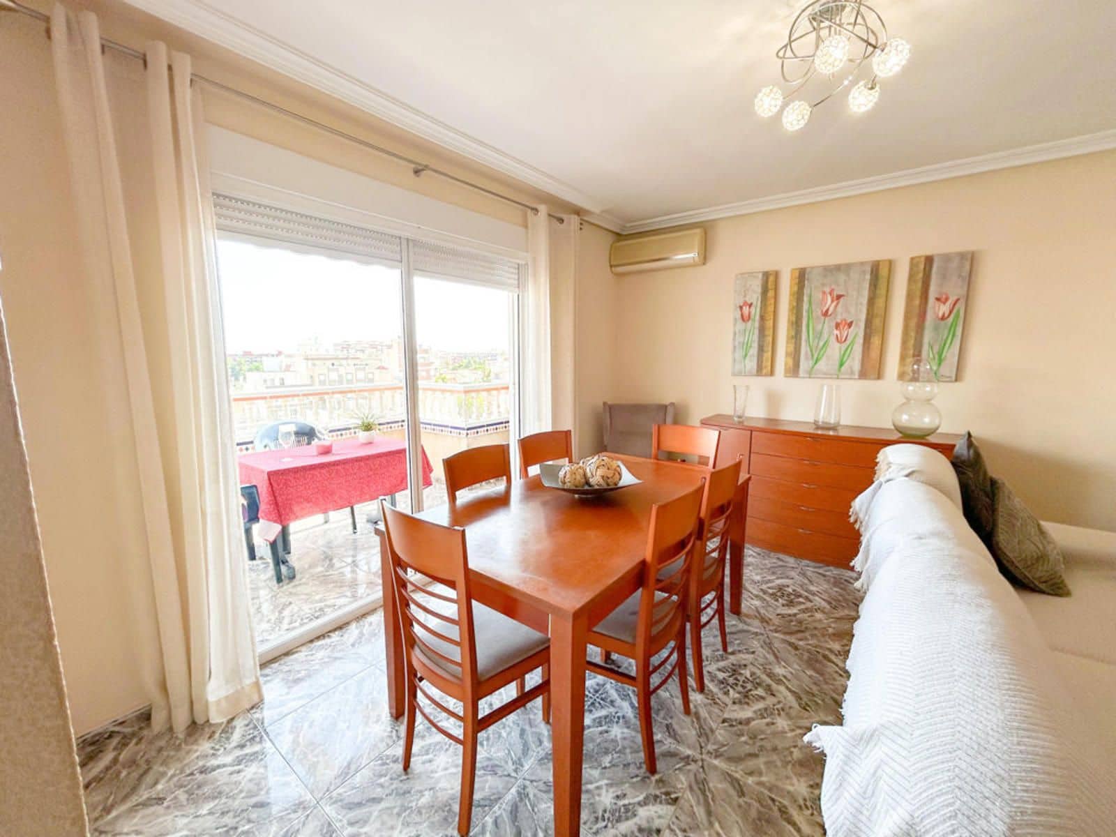 3 makuuhuone Kattohuoneisto myytävänä paikassa Torrevieja - 217 000 € (Ref: 9237407)