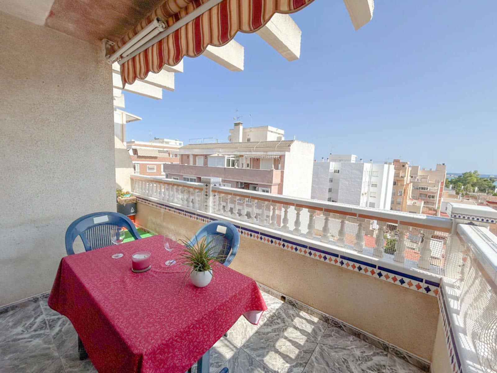 3 makuuhuone Kattohuoneisto myytävänä paikassa Torrevieja - 217 000 € (Ref: 9237407)