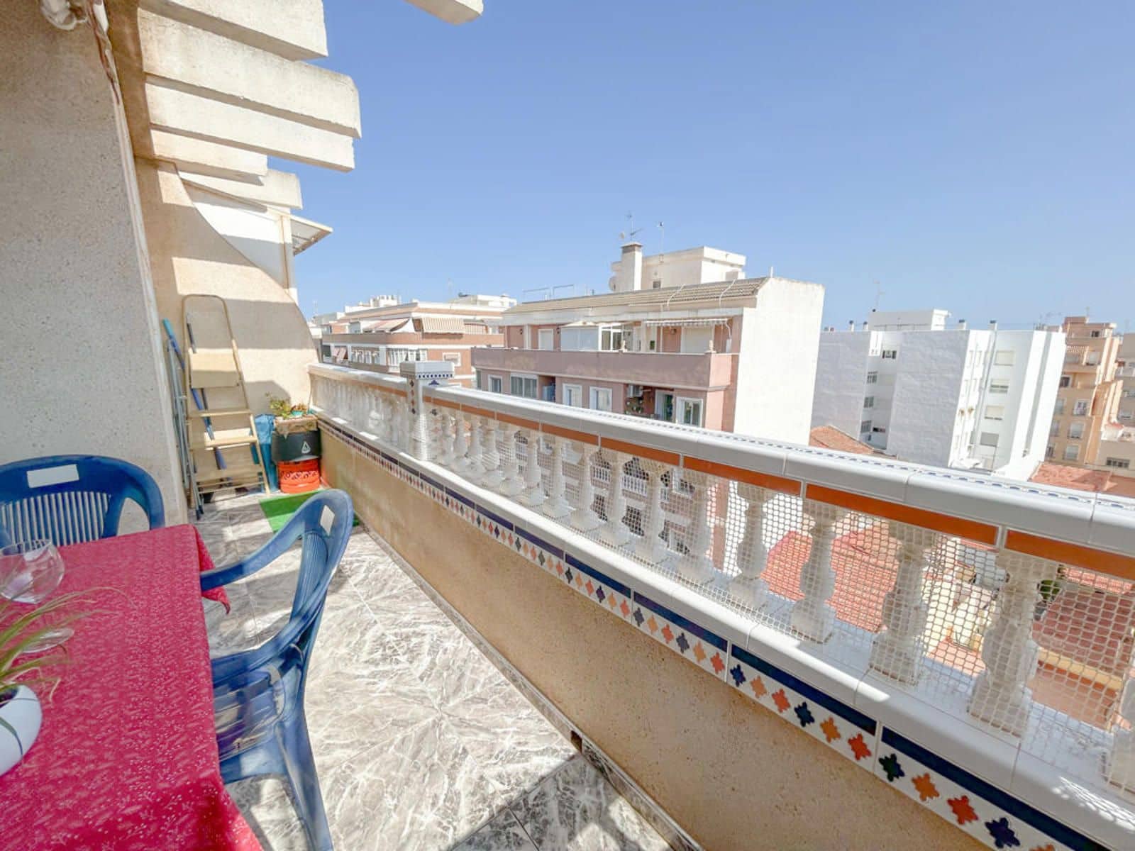 3 makuuhuone Kattohuoneisto myytävänä paikassa Torrevieja - 217 000 € (Ref: 9237407)