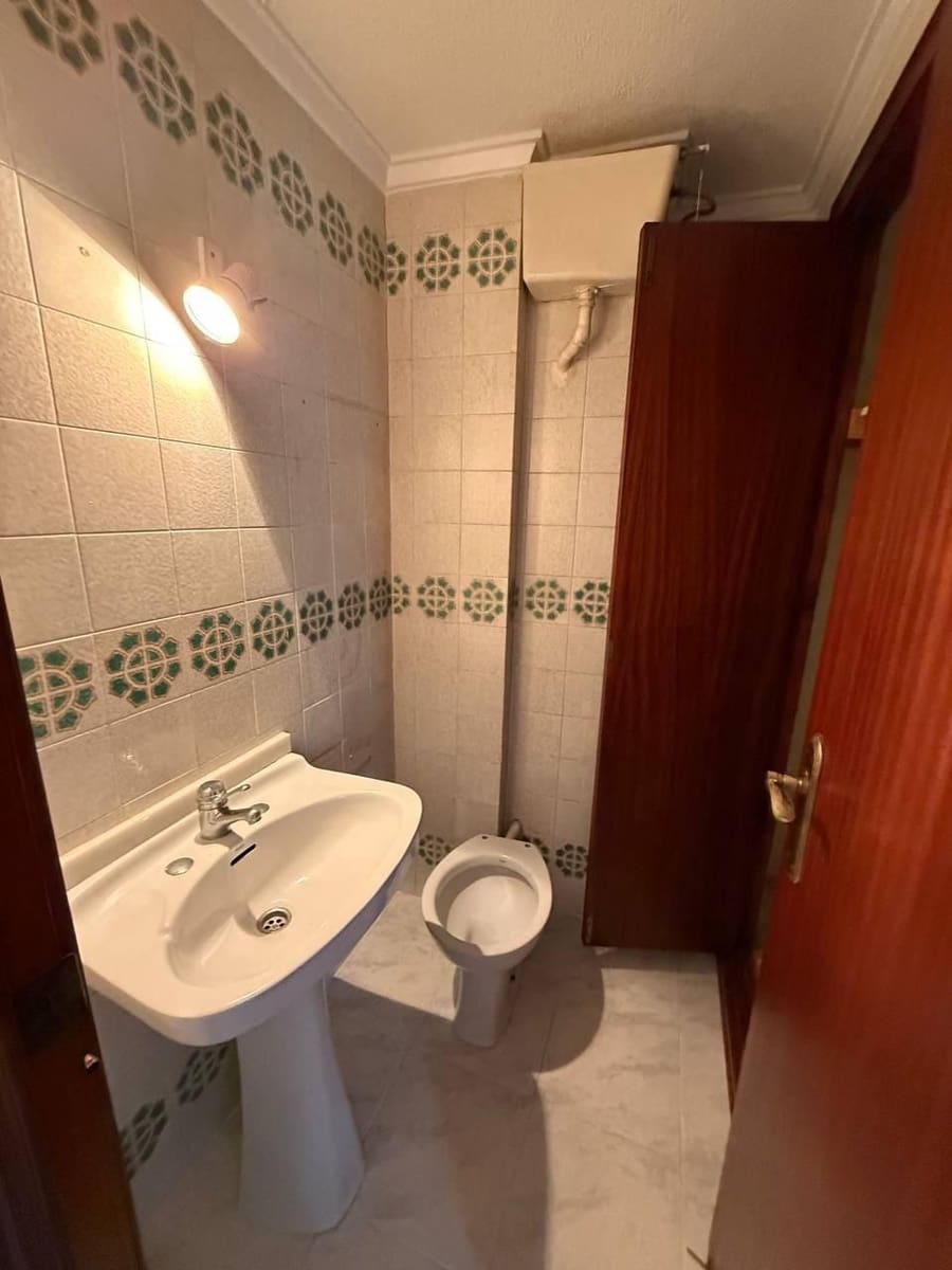 Flat for sale in Torrevieja - € 165,000 (Ref: 9237418)