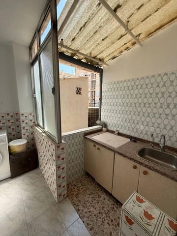 Flat for sale in Las Piscinas Naturales, Torrevieja - € 165,000 (Ref: 9237418)