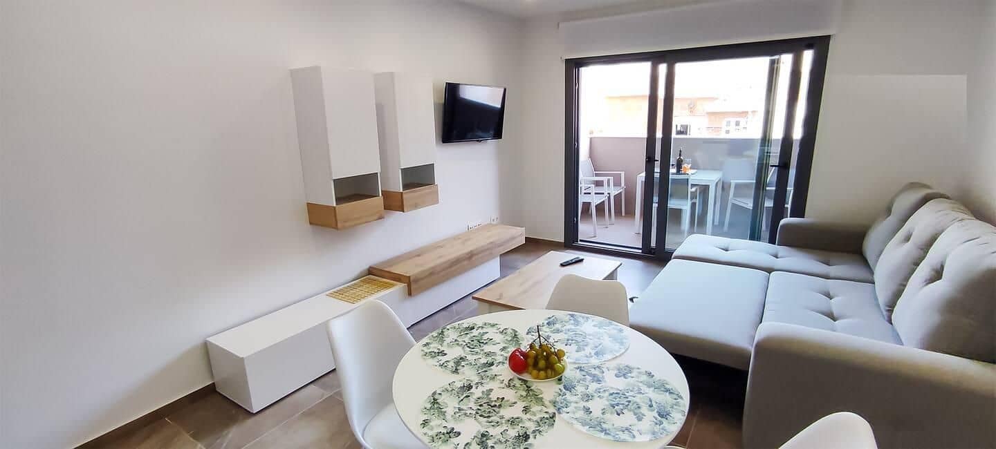 2 makuuhuone Asunto myytävänä paikassa Torrevieja mukana uima-altaan 
autotalli - 269 990 € (Ref: 9237428)