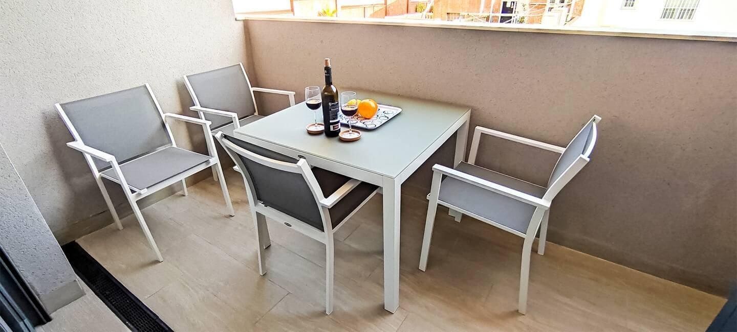 2 makuuhuone Asunto myytävänä paikassa Torrevieja mukana uima-altaan 
autotalli - 269 990 € (Ref: 9237428)