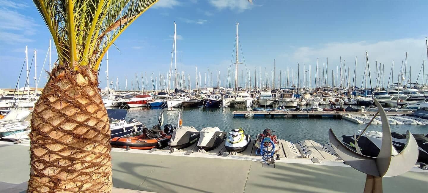 2 makuuhuone Asunto myytävänä paikassa Torrevieja mukana uima-altaan 
autotalli - 269 990 € (Ref: 9237428)