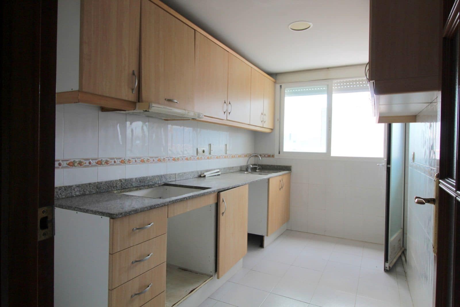 3 bedroom Penthouse for sale in Torrevieja - € 200,000 (Ref: 9237429)