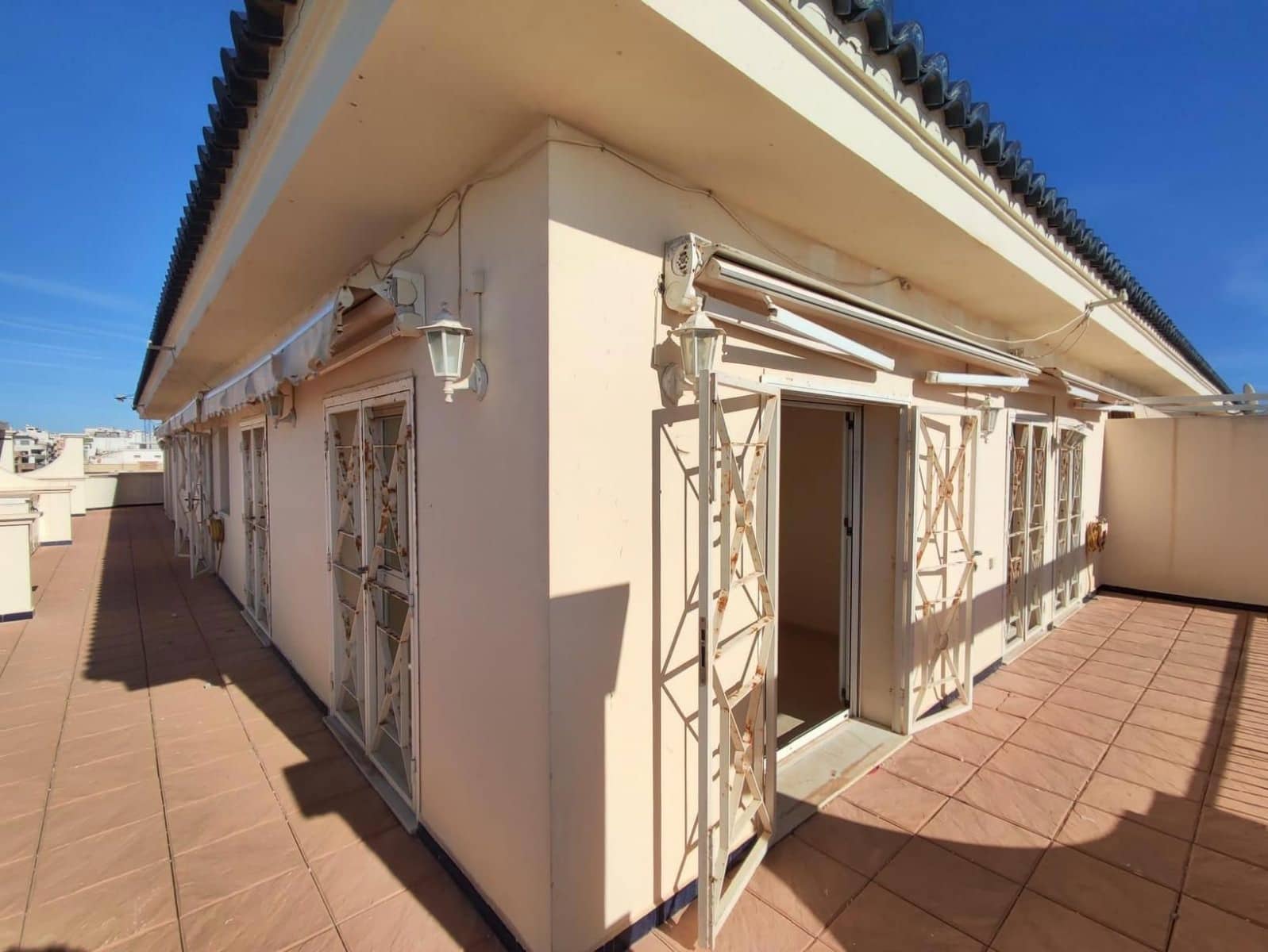 5 Zimmer Penthouse zu verkaufen in Torrevieja mit Garage - 660.000 € (Ref: 9237446)