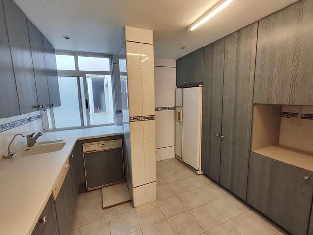 5 soveværelse Penthouse til salg i Las Piscinas Naturales, Torrevieja med garage - € 660.000 (Ref: 9237446)