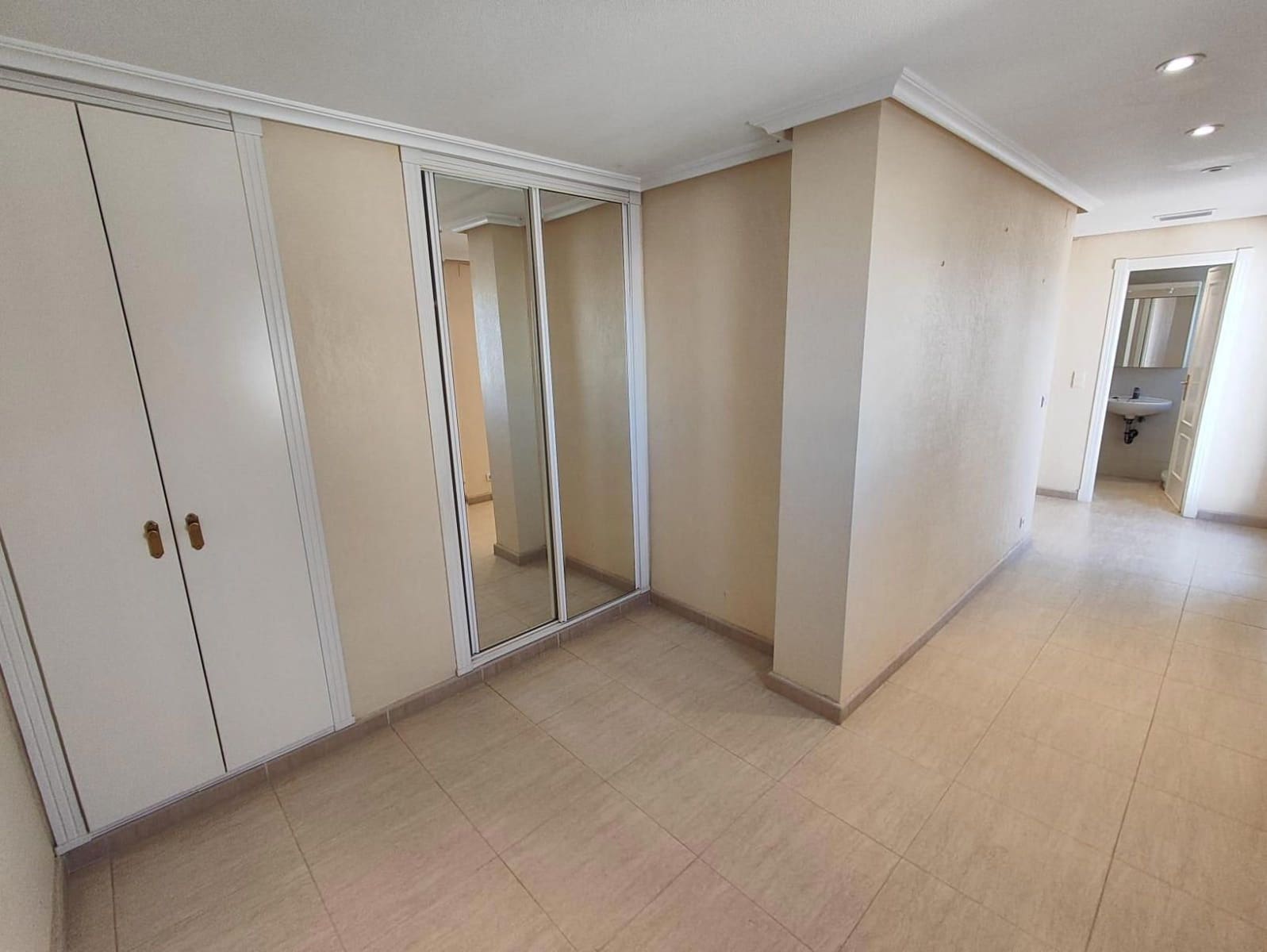 5 Zimmer Penthouse zu verkaufen in Torrevieja mit Garage - 660.000 € (Ref: 9237446)