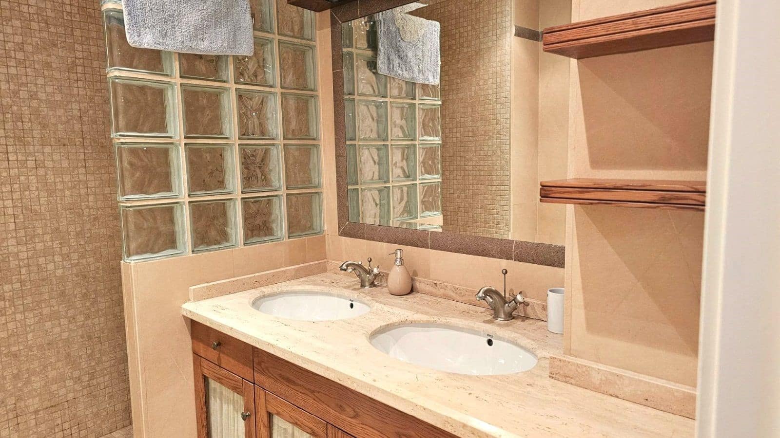 2 soverom Leilighet til salgs i Torrevieja med garasje - € 267 000 (Ref: 9237473)