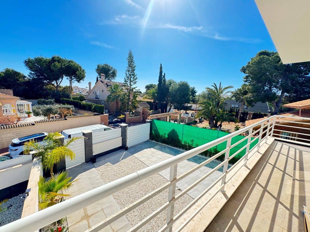 4 sovrum Villa till salu i Los Balcones med pool garage - 599 000 € (Ref: 9237475)