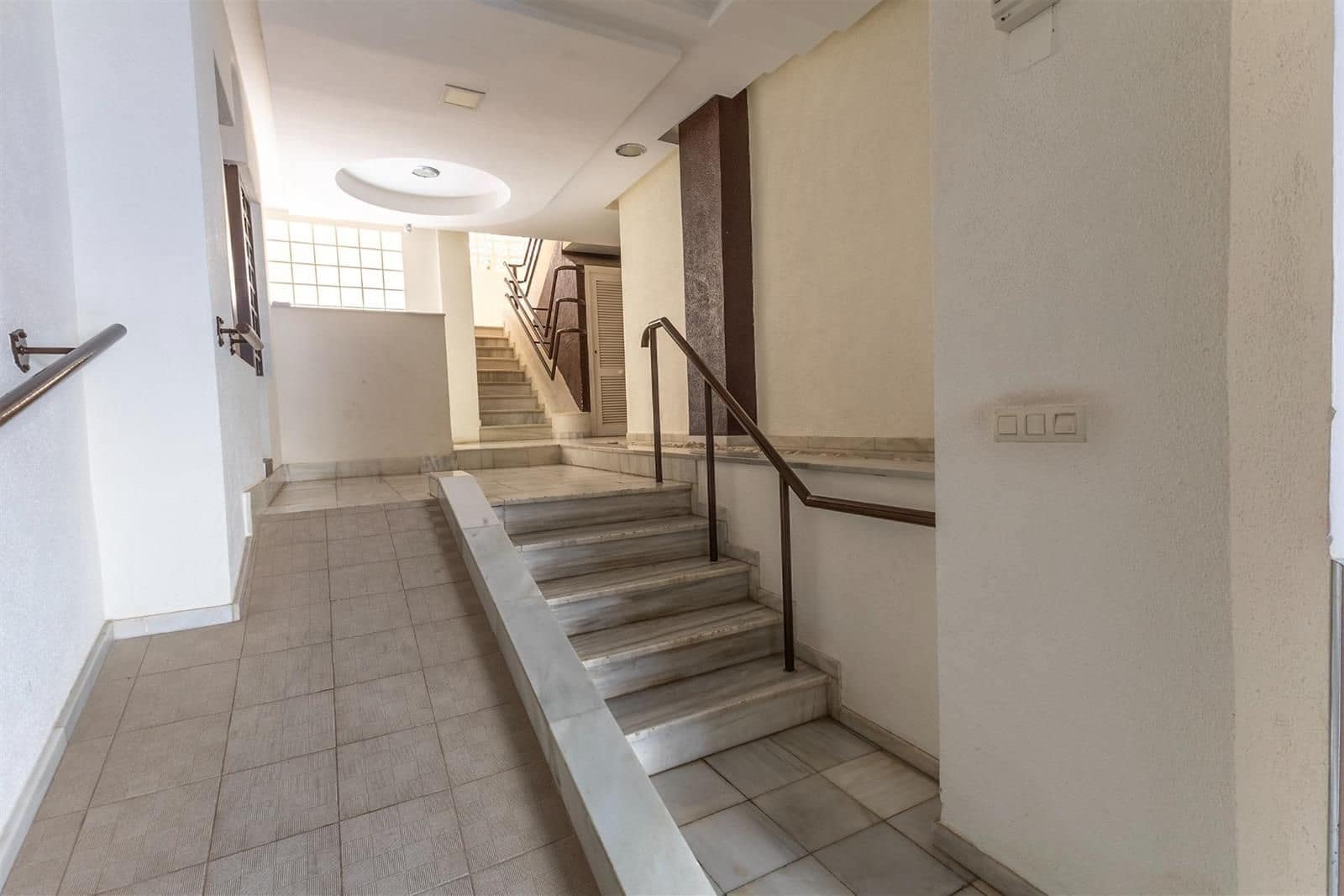 2 sovrum Lägenhet till salu i La Veleta med pool - 148 000 € (Ref: 9237481)