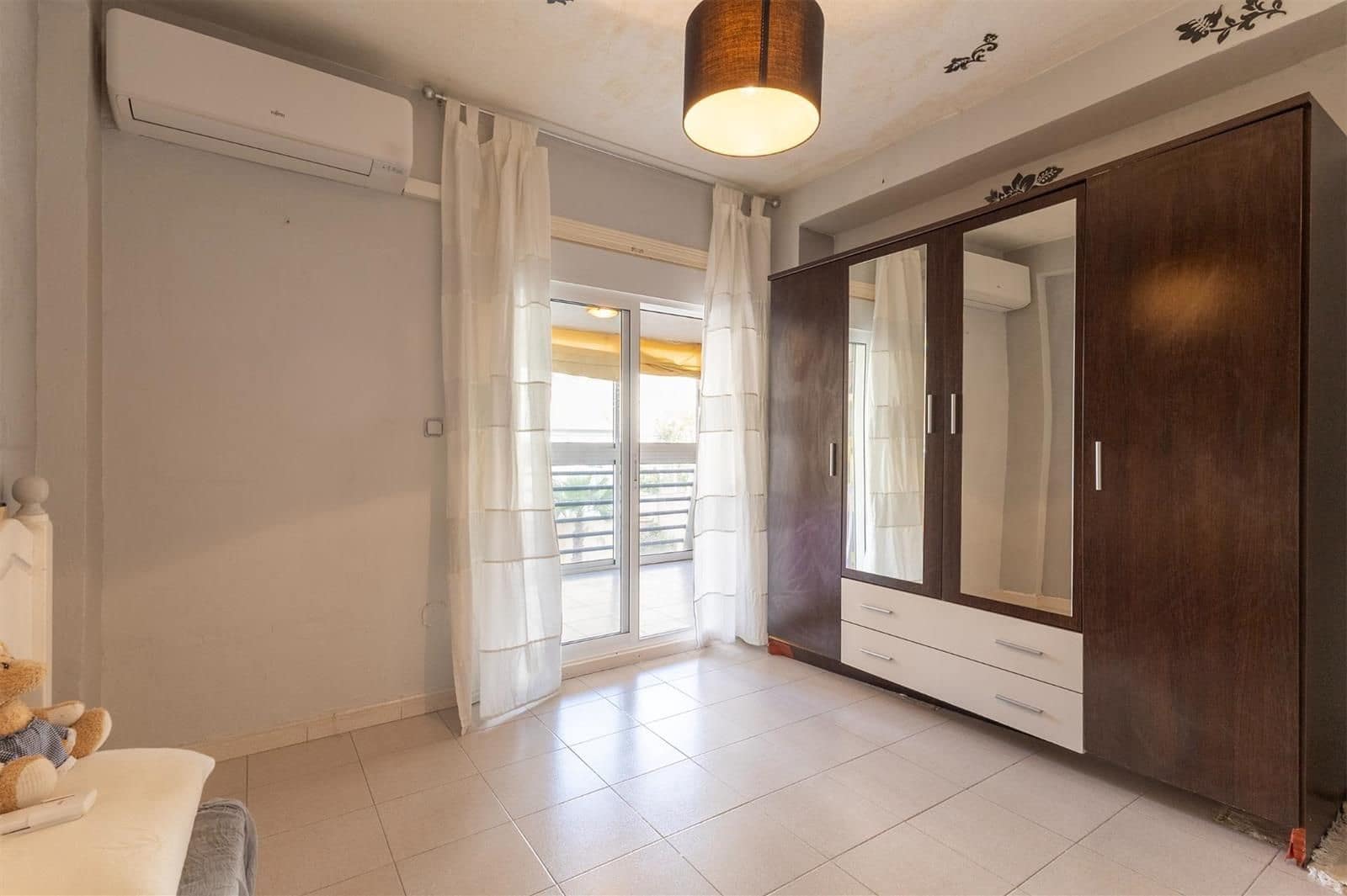 2 sovrum Lägenhet till salu i La Veleta med pool - 148 000 € (Ref: 9237481)