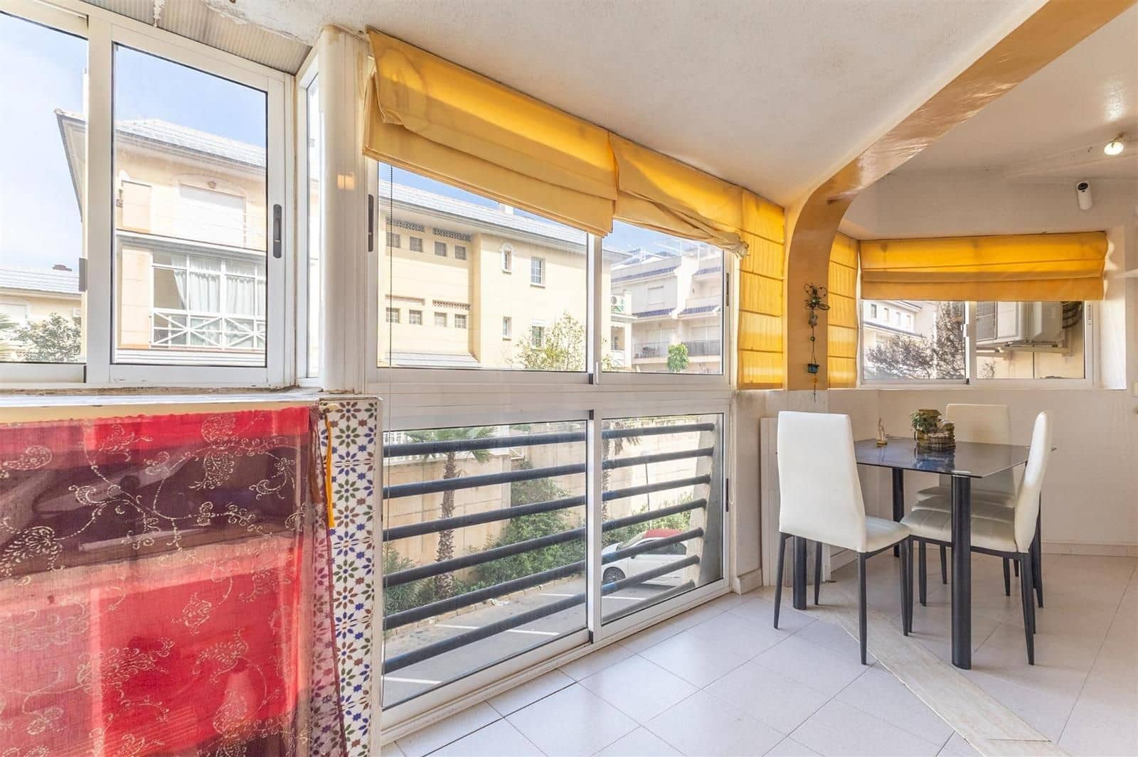 2 sovrum Lägenhet till salu i La Veleta med pool - 148 000 € (Ref: 9237481)