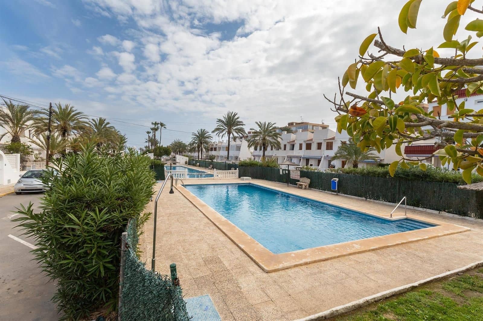 2 sovrum Lägenhet till salu i La Veleta med pool - 148 000 € (Ref: 9237481)