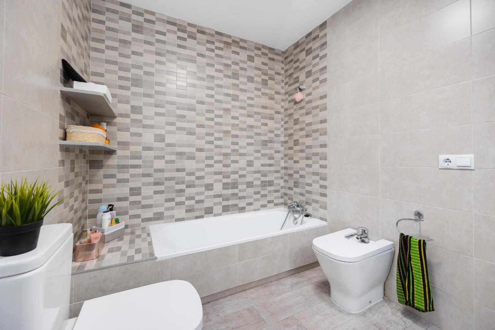 4 sypialnia Mieszkanie na sprzedaż w Torrevieja z basenem - 260 000 € (Ref: 9237491)