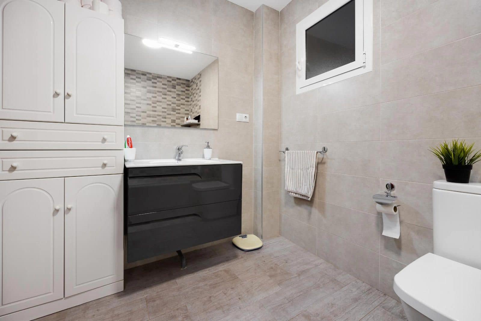 4 sypialnia Mieszkanie na sprzedaż w Torrevieja z basenem - 260 000 € (Ref: 9237491)