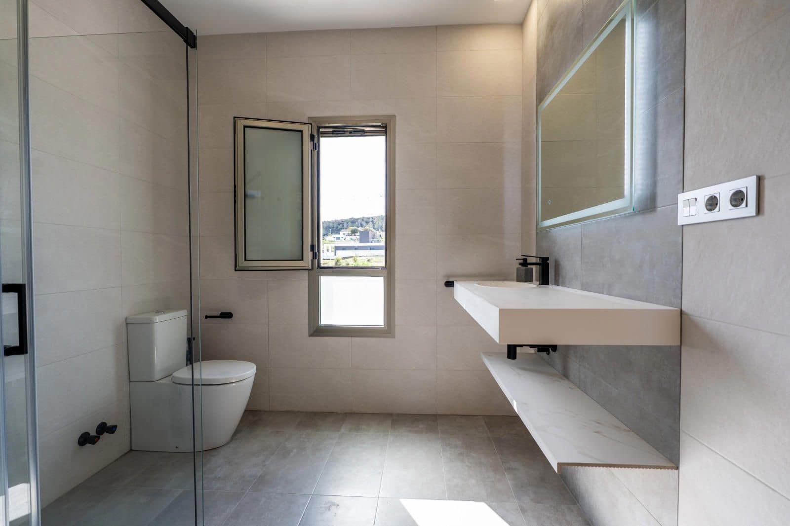 3 soverom Villa til salgs i Bigastro med svømmebasseng garasje - € 329 900 (Ref: 9237493)