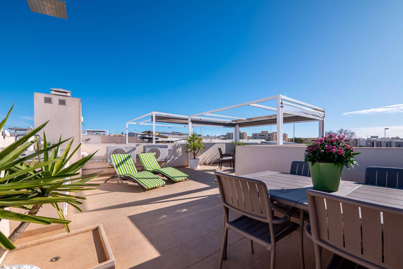 2 sovrum Hus till salu i Torrevieja med pool - 379 900 € (Ref: 9237494)