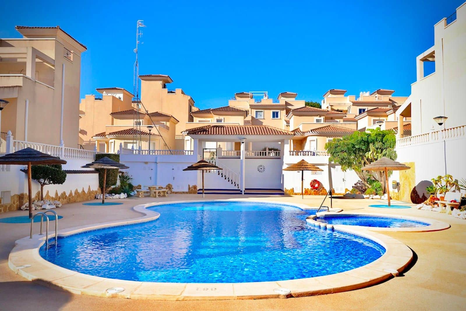 4 chambre Villa/Maison à vendre à San Miguel de Salinas avec piscine garage - 320 000 € (Ref: 9237498)