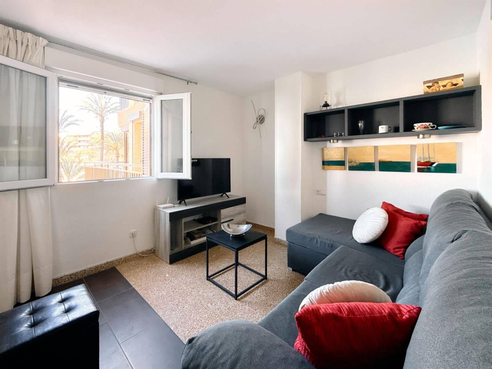 Piso de 3 habitaciones en Torrevieja en venta - 250.000 € (Ref: 9237505)