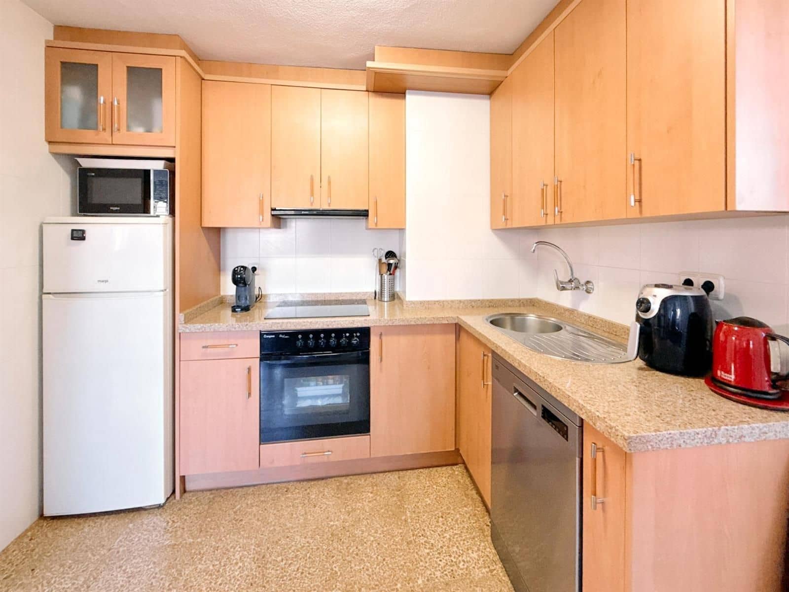 Piso de 3 habitaciones en Torrevieja en venta - 250.000 € (Ref: 9237505)