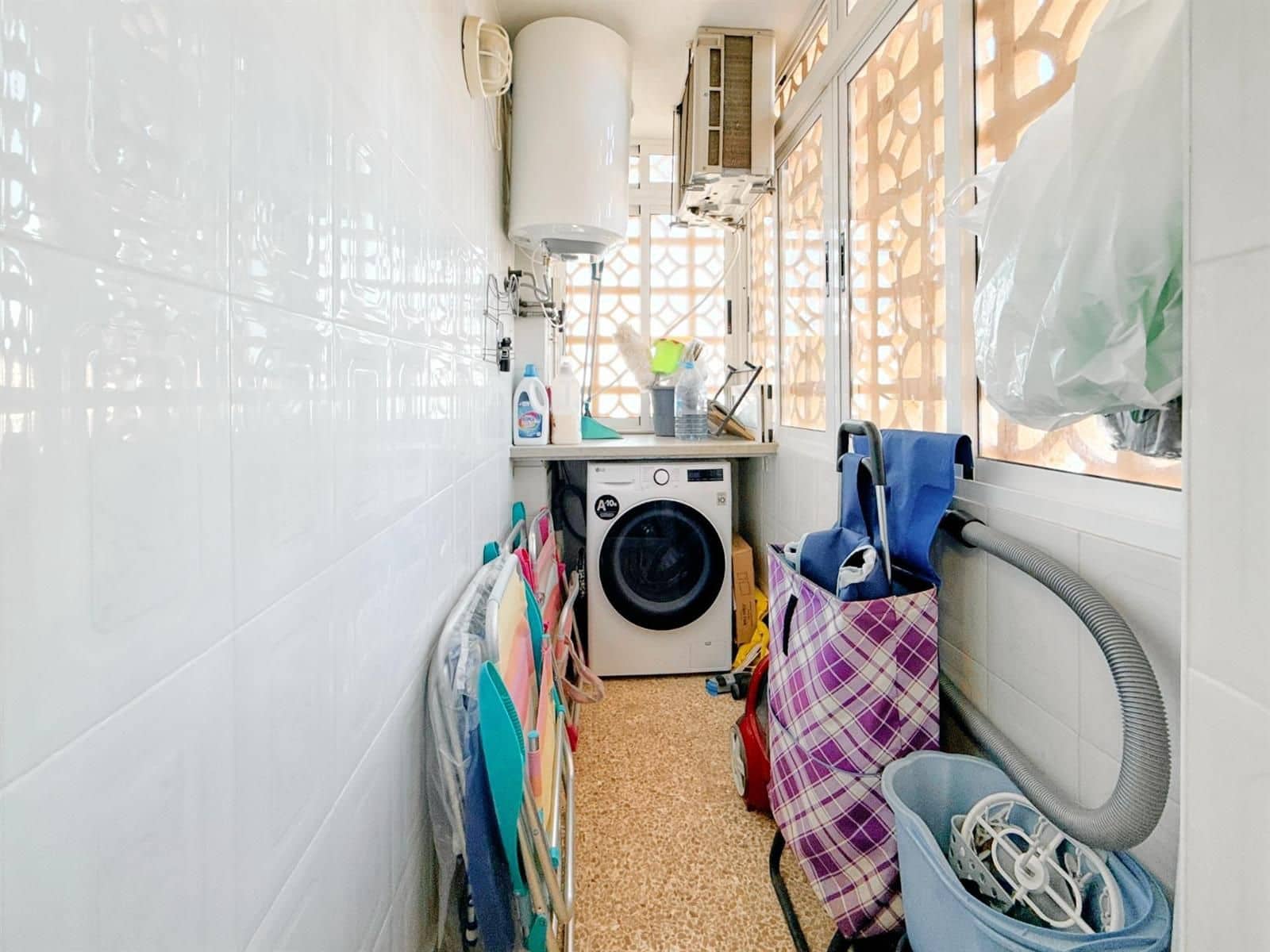 Piso de 3 habitaciones en Torrevieja en venta - 250.000 € (Ref: 9237505)