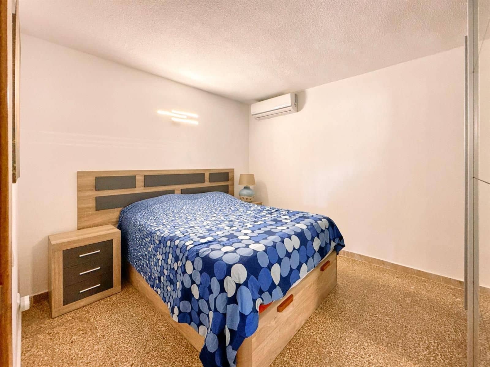 Piso de 3 habitaciones en Torrevieja en venta - 250.000 € (Ref: 9237505)