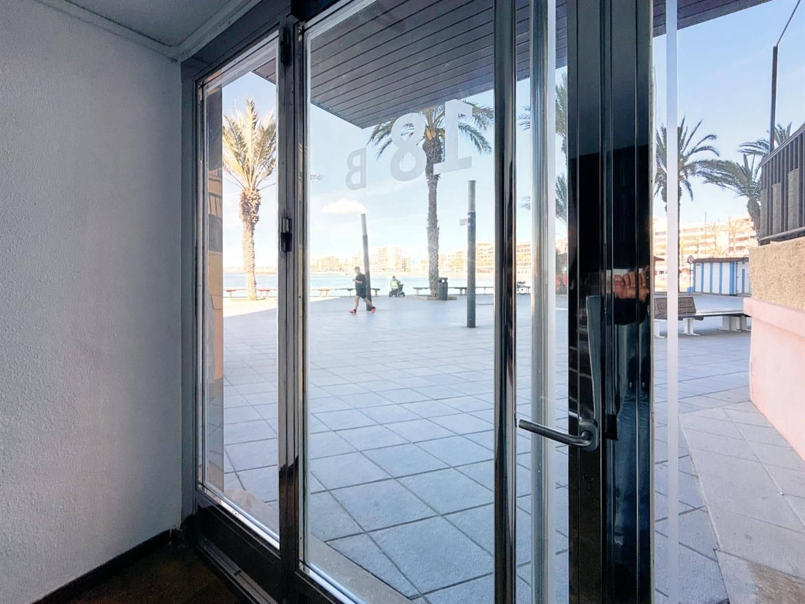 Piso de 3 habitaciones en Torrevieja en venta - 250.000 € (Ref: 9237505)