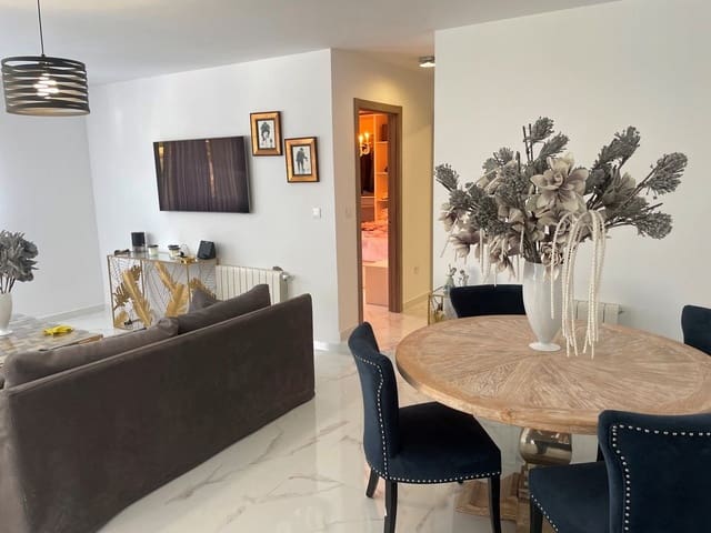 Chalet de 4 habitaciones en Los Balcones en venta con piscina - 599.000 € (Ref: 9237514)