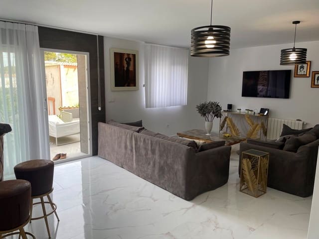 Chalet de 4 habitaciones en Los Balcones en venta con piscina - 599.000 € (Ref: 9237514)