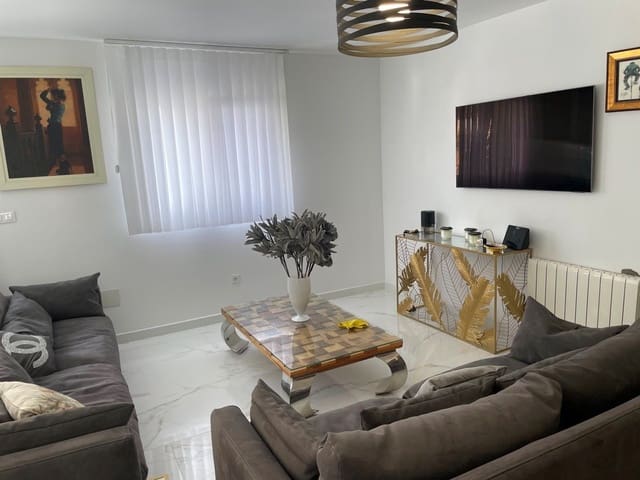 Chalet de 4 habitaciones en Los Balcones en venta con piscina - 599.000 € (Ref: 9237514)