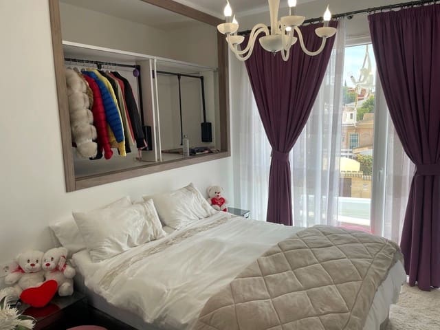 Chalet de 4 habitaciones en Los Balcones en venta con piscina - 599.000 € (Ref: 9237514)