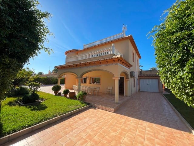 7 bedroom Villa for sale in Cabo Roig, Orihuela with pool - € 1,100,000 (Ref: 9237516)