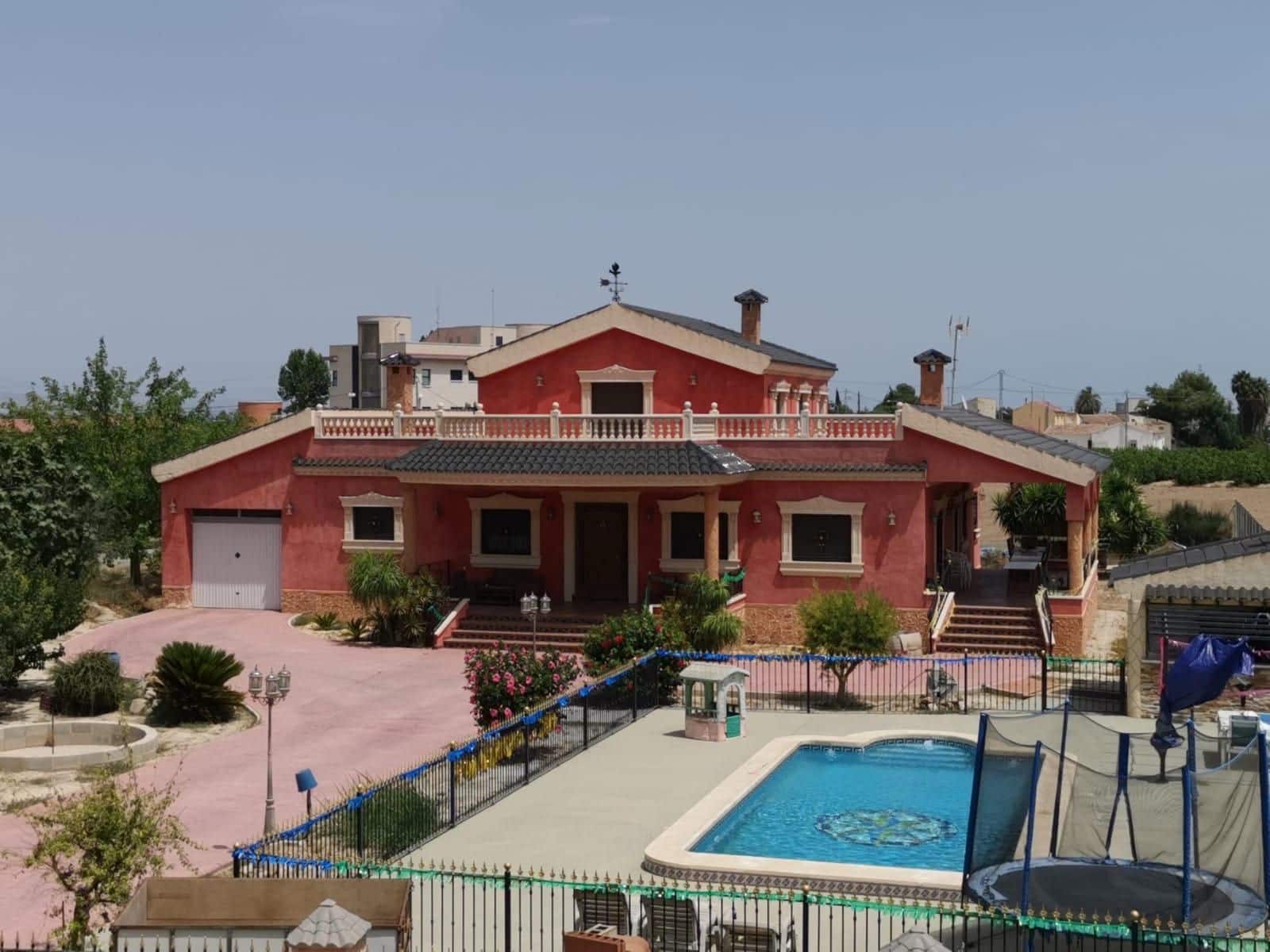 4 soveværelse Villa til salg i La Campaneta med swimmingpool garage - € 450.000 (Ref: 9237517)