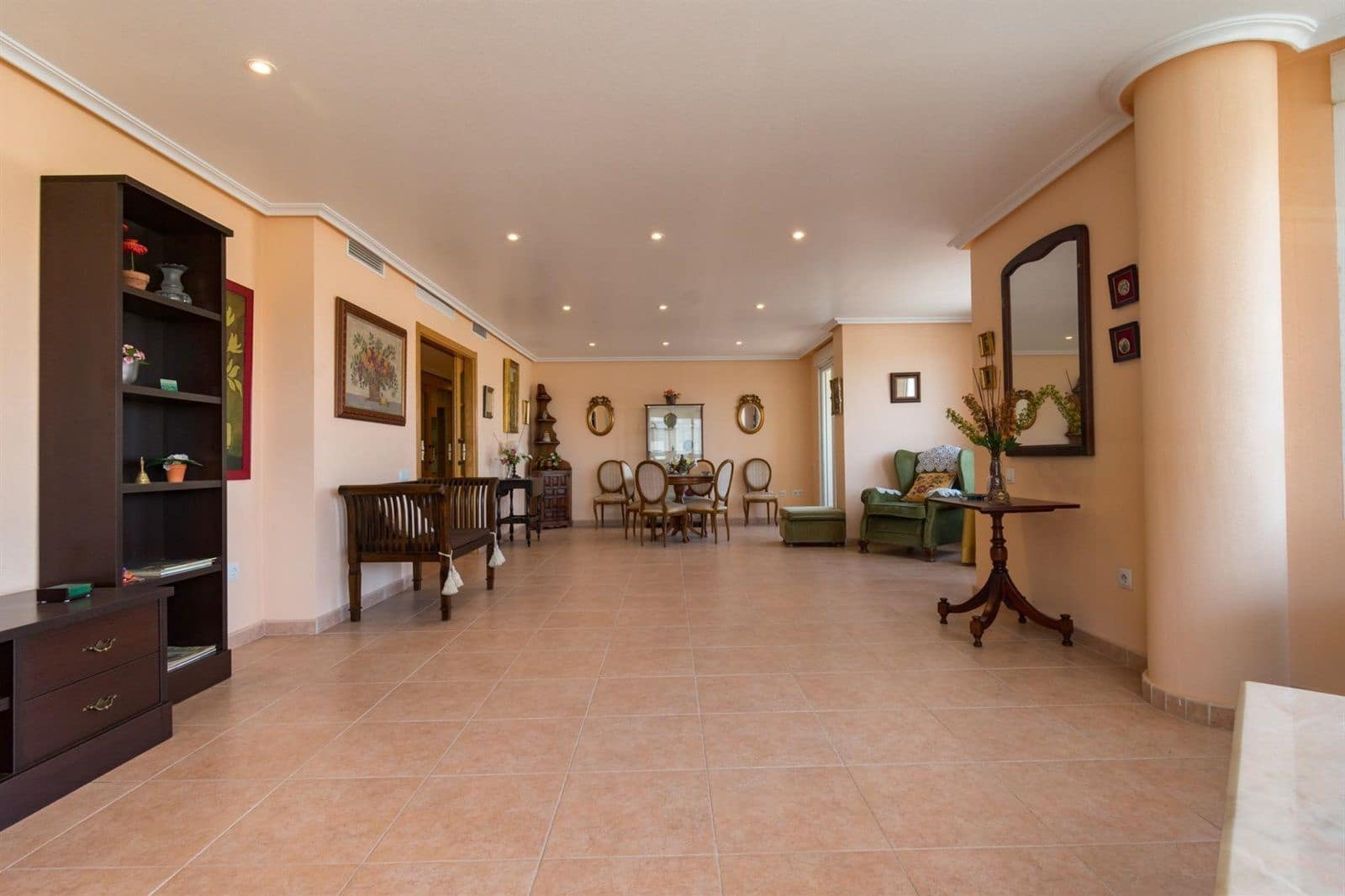 5 slaapkamer Flat te koop in Torrevieja - € 260.000 (Ref: 9237521)