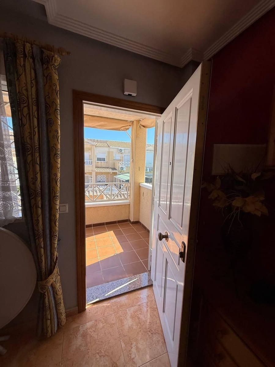 2 sypialnia Willa na sprzedaż w Torrevieja z basenem garażem - 165 000 € (Ref: 9237525)