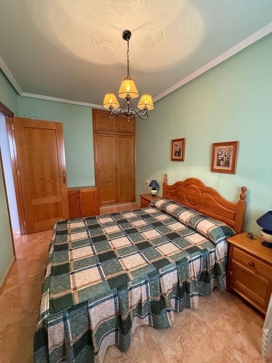 2 sypialnia Willa na sprzedaż w Torrevieja z basenem garażem - 165 000 € (Ref: 9237525)