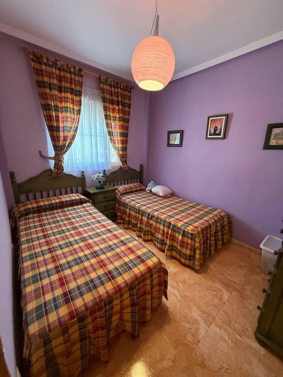 2 sypialnia Willa na sprzedaż w Torrevieja z basenem garażem - 165 000 € (Ref: 9237525)