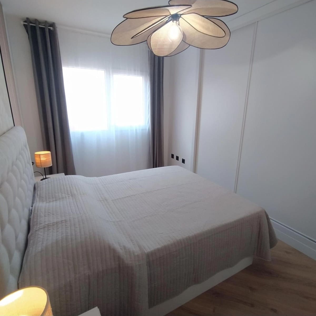 Piso de 2 habitaciones en Torrevieja en venta - 187.000 € (Ref: 9237535)