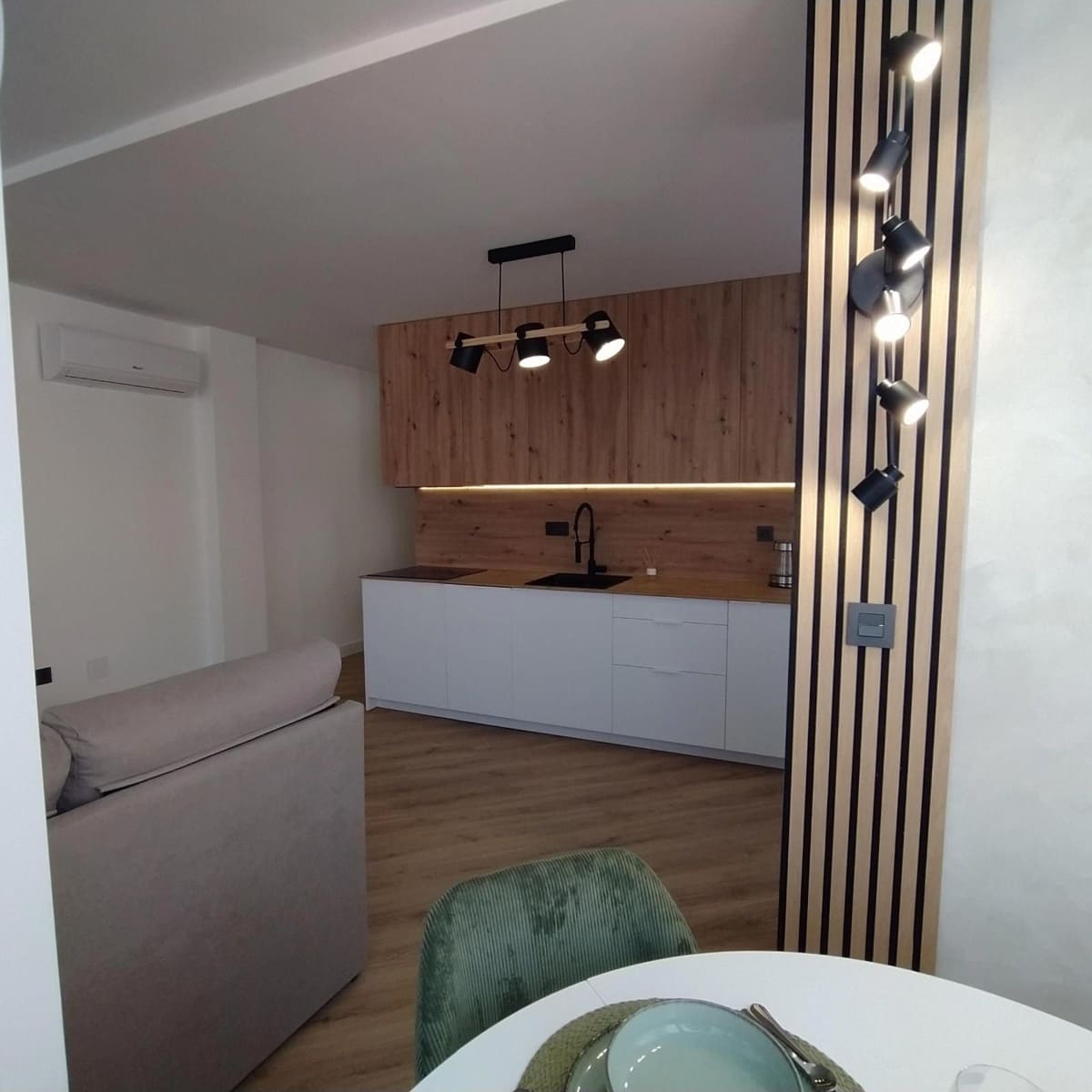 Piso de 2 habitaciones en Torrevieja en venta - 187.000 € (Ref: 9237535)