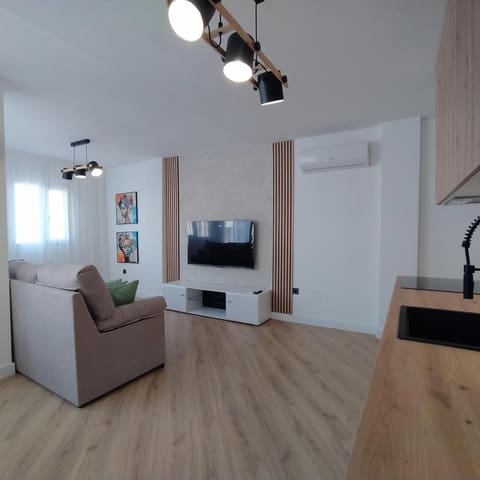 Piso de 2 habitaciones en Parque de las Naciones, Torrevieja en venta - 187.000 € (Ref: 9237535)